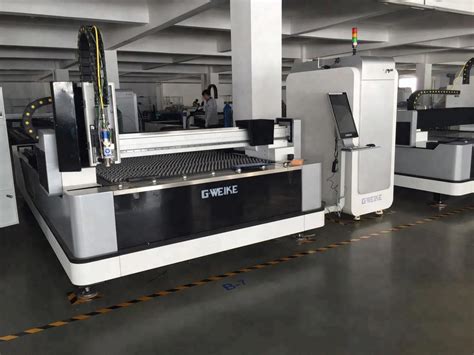 2000w precise metal sheet fiber laser cutting machine|LF.